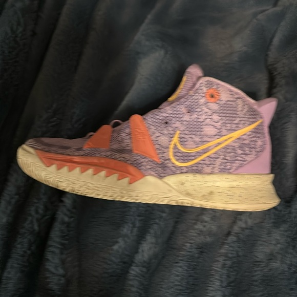 Kyrie daughter size 6 - Picture 1 of 2